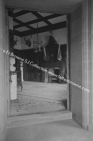 GLASLOUGH HOUSE  ENTRANCE HALL